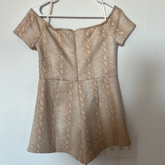 Snakeskin off shoulder romper - Picture 2 of 2